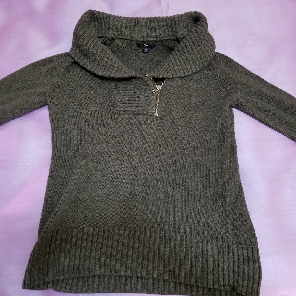 Grey gap sweater